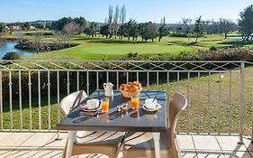 Residhotel Golf Grand Avignon  3*